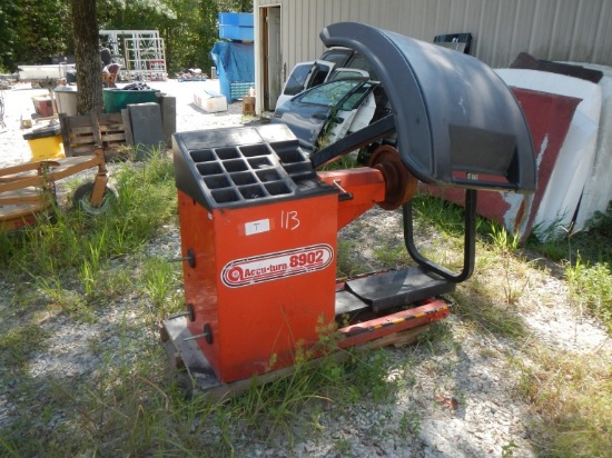 ACU-TURN 8902 TIRE MACHINE, all items are being offered as-is where-is, run