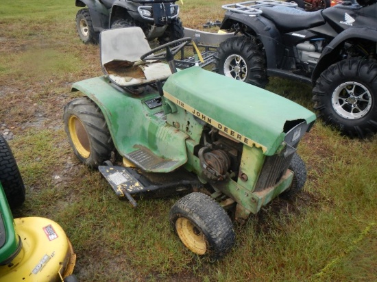 JOHN DEERE 112 RIDING LAWN MOWER,