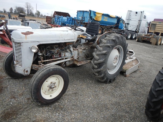 MASSEY FERGUSON 35 WHEEL TRACTOR,  GAS ENGINE, 3 POINT, PTO, SELLS WITH 5'