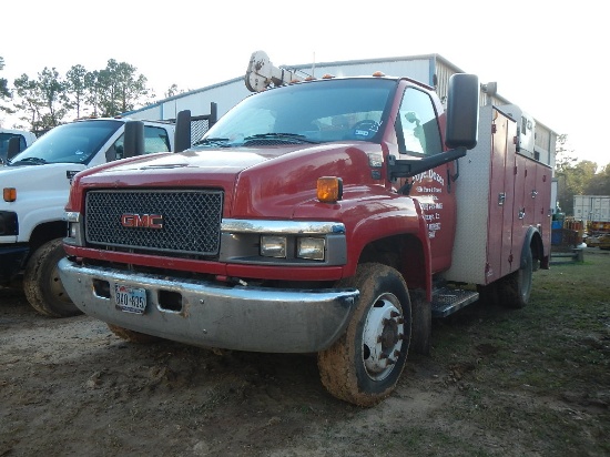 "2004 GMC C5500 SERVICE TRUCK,  DURAMAX DIESEL, AUTOMATIC, PS, AC, CURRY TO