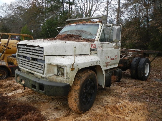 "1986 FORD CAB & CHASSIS,  CAT DIESEL, 5+2 SPEED