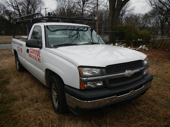 2005 CHEVROLET SILVERADO PICKUP TRUCK,  V8 GAS, AT, PS, AC, LADDER RACK, (2