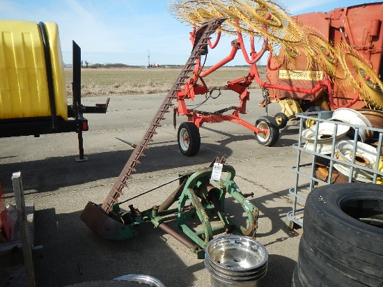 JOHN DEERE 350 SICKLE BAR MOWER  3PT, PTO, 7FT BAR, DRIVE SHAFT IS IN TRAIL