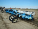 MONOSEM VACCUM PLANTER  12 ROW, TWIN ROW, HYD FOLD, MONITOR IS IN THE TRAIL