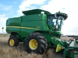 JOHN DEERE S670 COMBINE,  CONTOUR MASTER, 30.5L32 TIRES, SPREADER, 1100 SEP