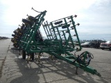 JOHN DEERE 980 FIELD CULTIVATOR  28FT, NEW PLOW POINTS, HYD FOLD, WALKING T