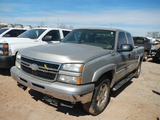 2006 CHEVROLET 1500 PICKUP TRUCK,  EXTENDED CAB, V8 GAS, 4X4, AUTOMATIC, PS