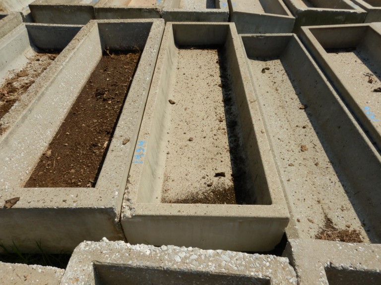 Concrete Cattle Feed Trough Farm Machinery Implements