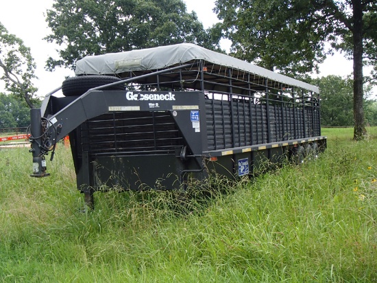 2012 GOOSENECK BRAND STOCK TRAILER,  32',TRI AXLE, STEEL , TWO CUT GATES, F