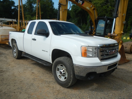 2013 GMC 2500HD PICKUP TRUCK, 174,000+ mi,  EXTENDED CAB, 4 X 4, VORTEC V8