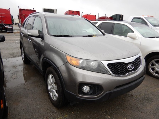 2010 KIA SORENTO SUV, 140K + mi,  4 CYL GAS, AUTOMATIC, PS, AC S# 65370