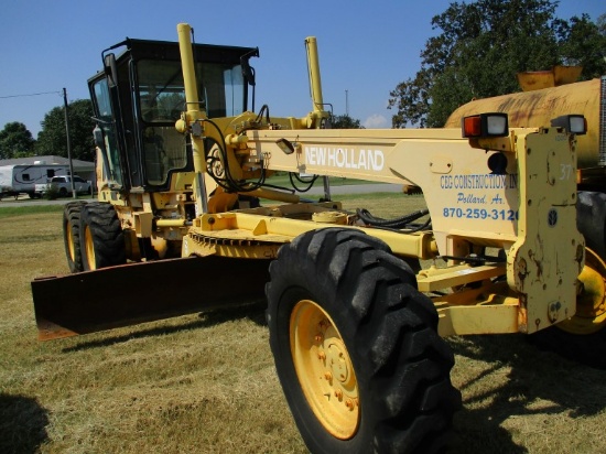 NEW HOLLAND RG170B MOTOR GRADER, 1985 hrs,  AC, 14.00-24 TIRES, CAB, RUNS,