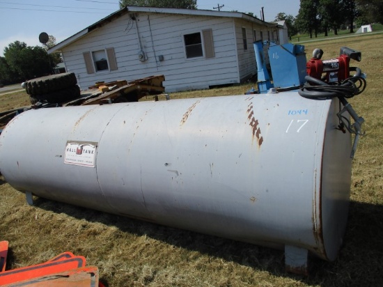 HORIZONTAL FUEL TANK,  800 GALLON CAPACITY, FILL-RITE PUMP S# N/A