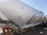 1983 FRUEHAUF PNEUMATIC BULK TRAILER,  TANDEM AXLE, AIR RIDE, 11R24.5 TIRES