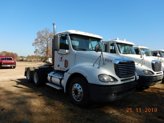2007 FREIGHTLINER COLUMBIA TRUCK TRACTOR, 528,106 MILES  DAY CAB, DETROIT S
