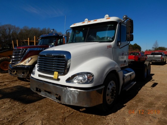 2007 FREIGHTLINER COLUMBIA TRUCK TRACTOR, 935K+ MILES  DAY CAB, DETROIT 60