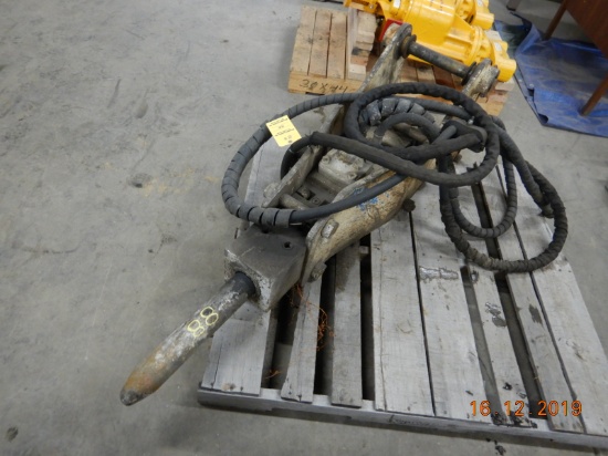 KENT HYDRAULIC BREAKING HAMMER,  FITS CASE 580 BACKHOE LOAD OUT FEE: $10.00