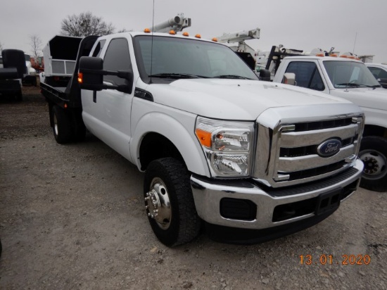 2015 FORD F-350 FLATBED TRUCK, 96,639+ mi,  EXTENDED CAB, 4 X 4, GAS, AUTOM