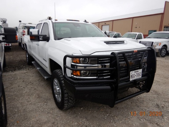 2019 CHEVROLET 3500 PICKUP TRUCK, 81,744 mi,  CREW CAB, 4X4, 6.6L DURAMAX D