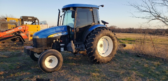 NEW HOLLAND TD5050 WHEEL TRACTOR, 5724 HRS  CAB, AC, REMOTES, SERVICE RECOR