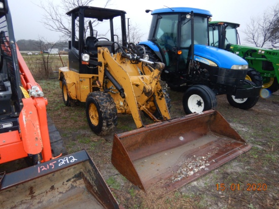 CATERPILLAR 904B WHEEL LOADER