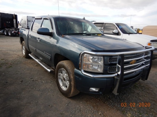 2012 CHEVROLET TRUCK, 218,027+ mi,  4-DOOR, 4 X 4, V8 GAS, AUTOMATIC, PS, A