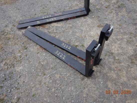 SET OF FORKS,  48", 4,400-LB CAPACITY, NEW