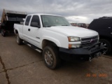 2005 CHEVROLET 2500 TRUCK, 174756+miles  4WD, V8, AUTO, PS, AC, POWER WINDO