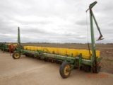 JOHN DEERE 7100 PLANTER  20-ROW, WITH MARKERS