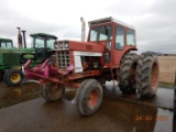 INTERNATIONAL 1466 FARM TRACTOR,  CAB, DUELS, 1000PTO, 3 PT HITCH, 2 HYDRAU