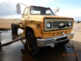 1977 CHEVROLET C65 CAB AND CHASSIS,  366 V8 GAS ENGINE, 5 SPEED TRANSMISSIO