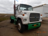 1992 FORD L8000 TRUCK TRACTOR,  FORD 6 CYLINDER MOTOR, STRAIGHT 7 SPEED TRA