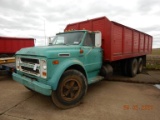 1970 CHEVROLET C60 GRAIN TRUCK,  V8 GAS ENGINE, 5+2 TRANSMISSION, PS, SINGL
