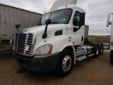2009 FREIGHTLINER TRUCK TRACTOR, 13393+miles  60 SERIES DETROIT ENGINE, 10