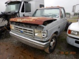 1989 FORD F350 TRUCK,  GAS ENGINE, 5 SPEED S# 95793