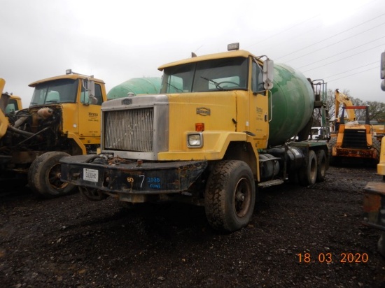 2000 VOLVO MIXER TRUCK,  CUMMINS ISM-V 335 HP DIESEL, FULLER RTO14909MLL TR