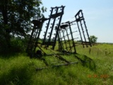 GLENCO S TINE FIELD CULTIVATOR,  30', HYDRAULIC FOLD, LOCATION: ALTHEIMER,