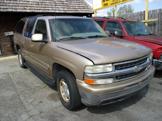 2001 CHEVROLET SUBURBAN SUV,  4 X 4, V8 GAS, AUTOMATIC, PS, AC S# 11280