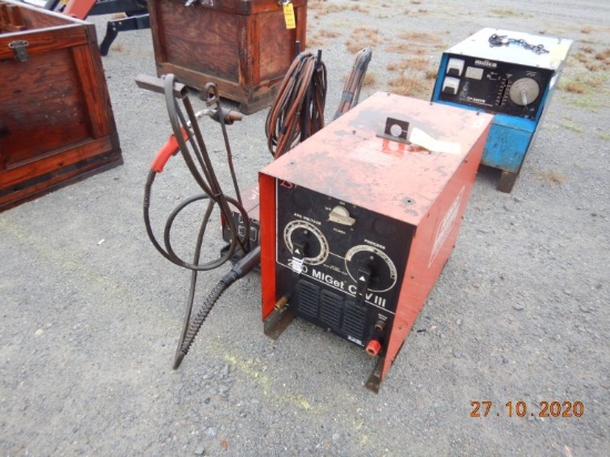 AIRCO 250 MIGET CAV111 WELDER  WITH WIRE FEED, ELECTRIC, 220 SINGLE PHASE,