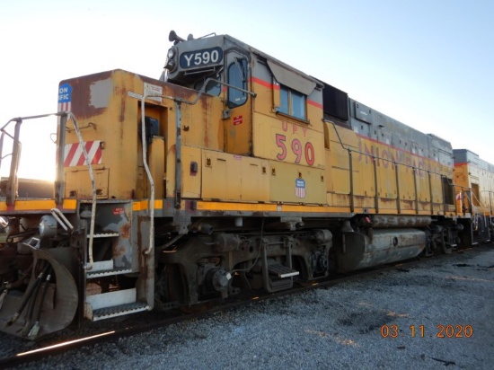 EMD GP15-1 LOCOMOTIVE,  AUTO ALIGNMENT COUPLERS, MOVE READY C# UPY 590