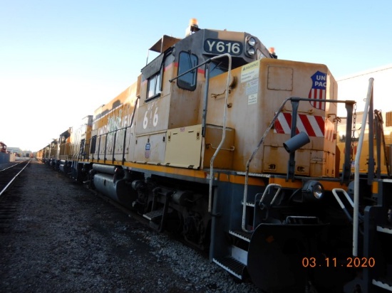 EMD GP15-1 LOCOMOTIVE,  AUTO ALIGNMENT COUPLERS, MOVE READY C# UPY 616