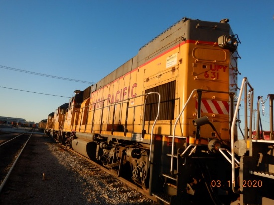 EMD GP15-1 LOCOMOTIVE,  AUTO ALIGNMENT COUPLERS, MOVE READY C# UPY 631