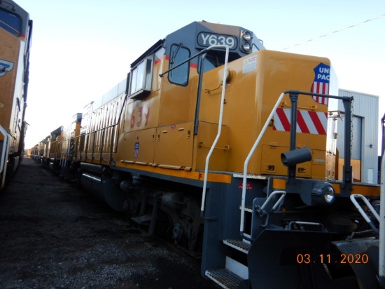 EMD GP15-1 LOCOMOTIVE,  AUTO ALIGNMENT COUPLERS, MOVE READY C# UPY 639