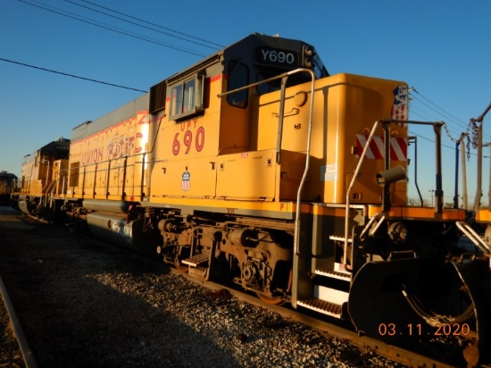 EMD GP15-1 LOCOMOTIVE,  AUTO ALIGNMENT COUPLERS, MOVE READY C# UPY 690