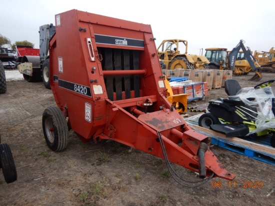 CASE/INTERNATIONAL 8420 ROUND BALER S# CFH0010934
