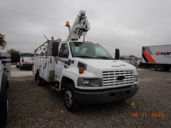 2006 CHEVROLET 4500 UTILITY BUCKET TRUCK, 140K+ MILES  DAYCAB,  8.1L GAS, A