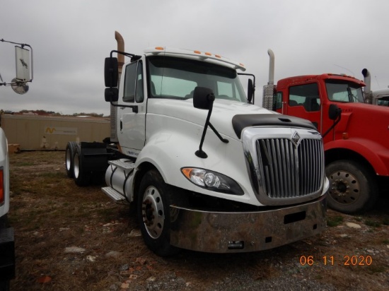 2009 INTERNATIONAL PROSTAR TRUCK TRACTOR, 728,008+ mi  DAY CAB, CAT C13 DIE