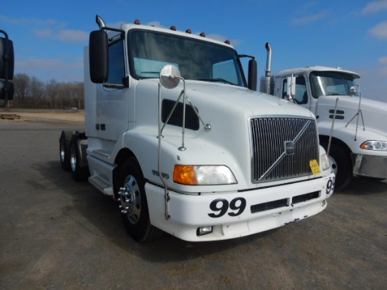 1998 VOLVO TRUCK TRACTOR, 664,000+ mi,  VOLVO 330/370 HP DIESEL, 10-SPEED,