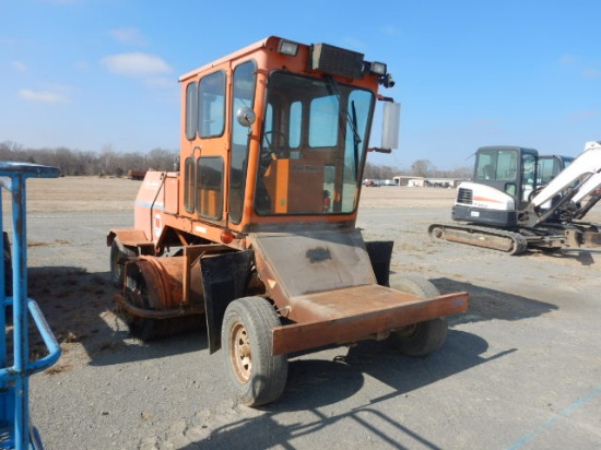 BROCE RJ350 STREET SWEEPER, 393+ hrs on meter,  CAB, JOHN DEERE DIESEL S# 8