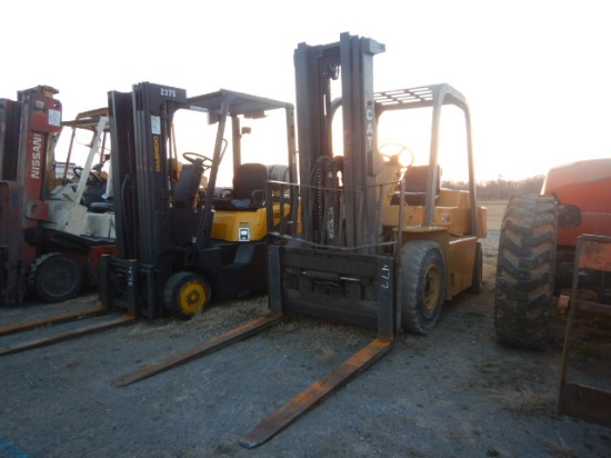 CATERPILLAR V80E FORKLIFT, n/a+ hrs,  GAS ENGINE, 8,000-LB CAPICITY, 3-STAG